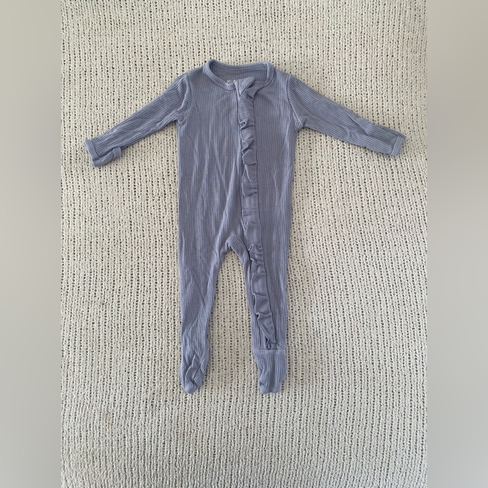 Kyte Baby Ruffle Ribbed Zippered Footie on